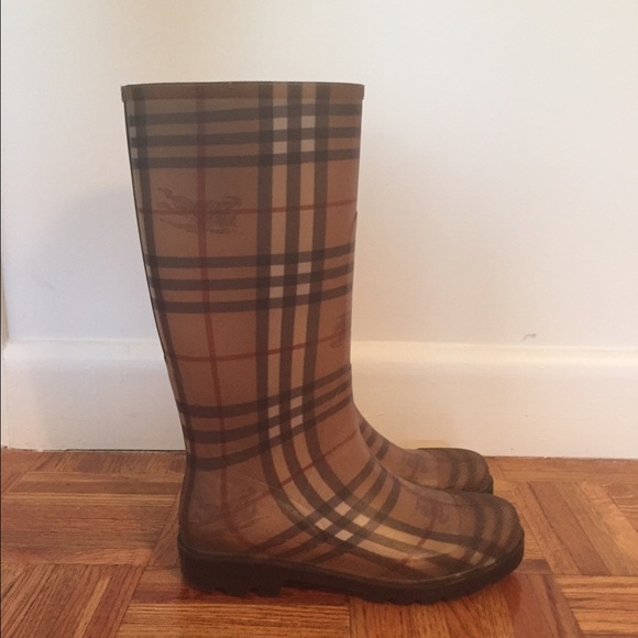 COPY - Burberry Rainboots - Picture 3 of 3